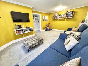 Lounge- click for photo gallery